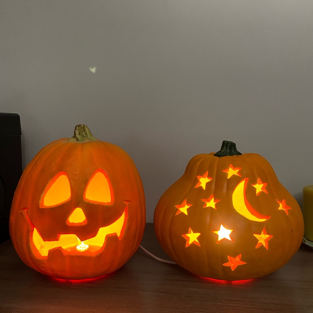 2 Vintage Light Up Pumpkins Jack O’ Lanterns Blow Mold Style